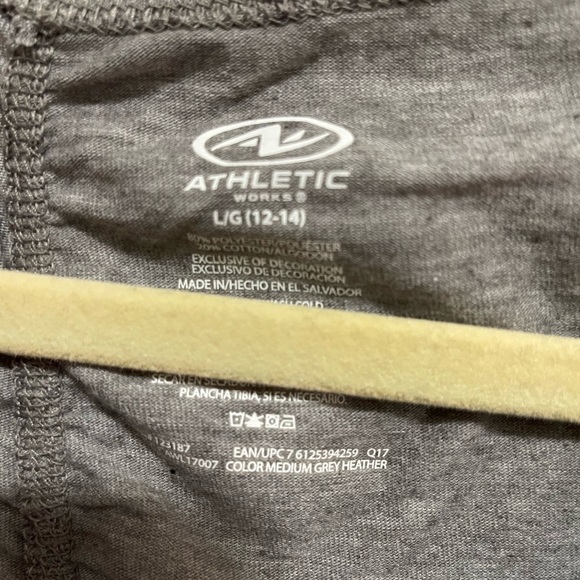 Athletic Works T-shirt- size L - Picture 4 of 4
